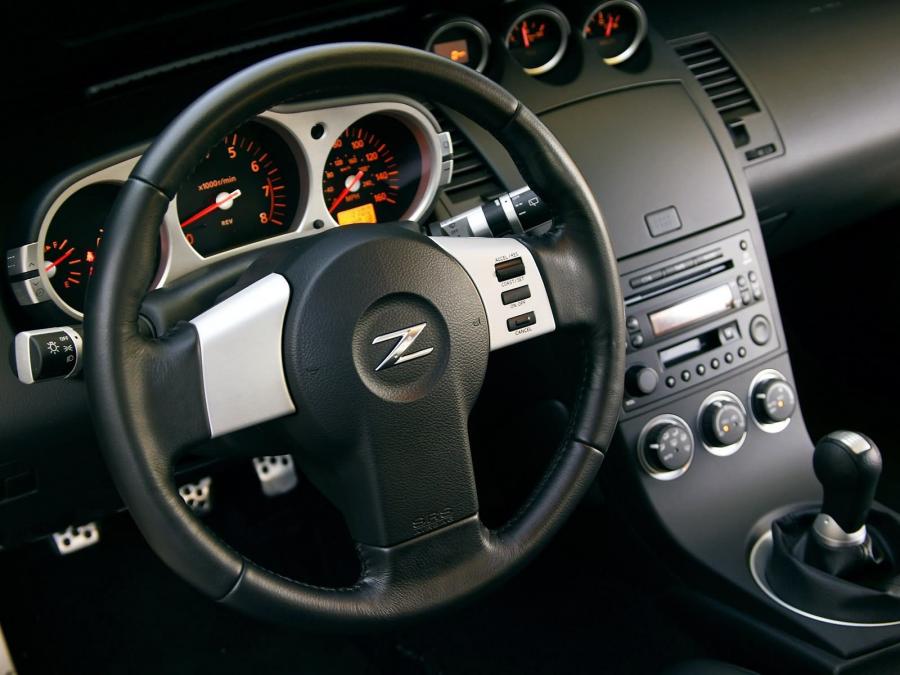  Nissan 350Z 35th anniversary 2004 года  (фото 8 из 33)